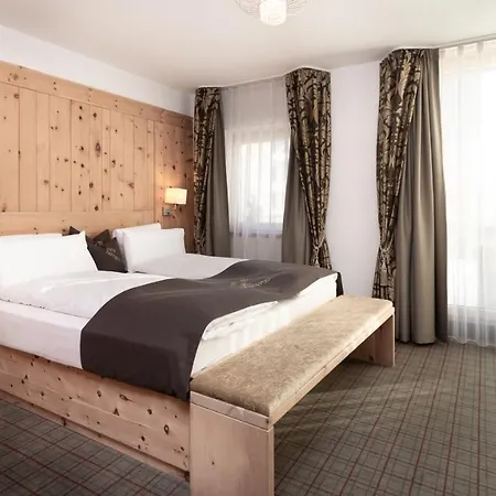 Baer & Post Hotel Zernez