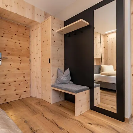 Ξενοδοχείο Baer & Post 3*