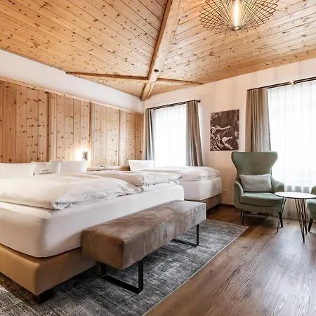 Baer & Post Hotel 3*