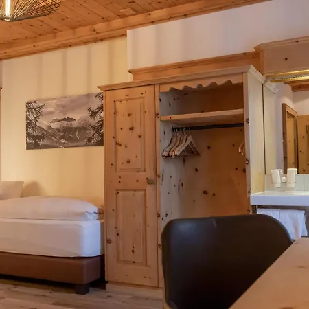 Baer & Post Hotel 3*